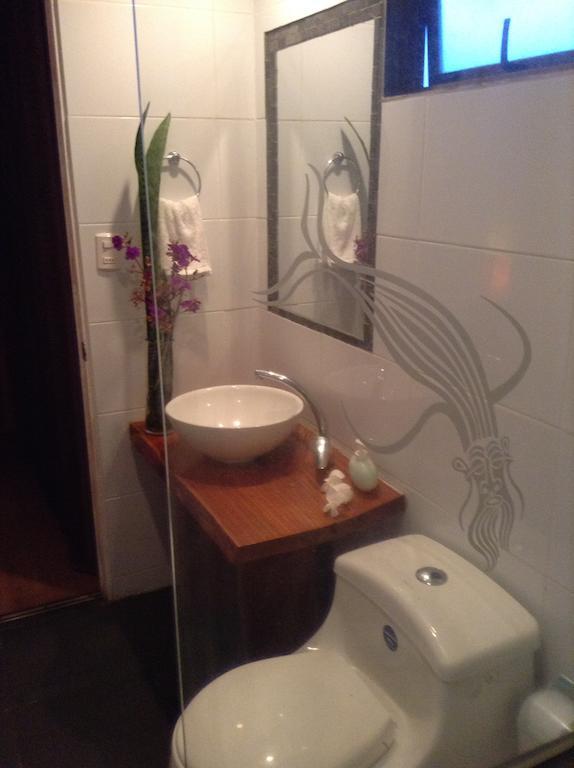 Mahia Hotel & Resto Hanga Roa Quarto foto