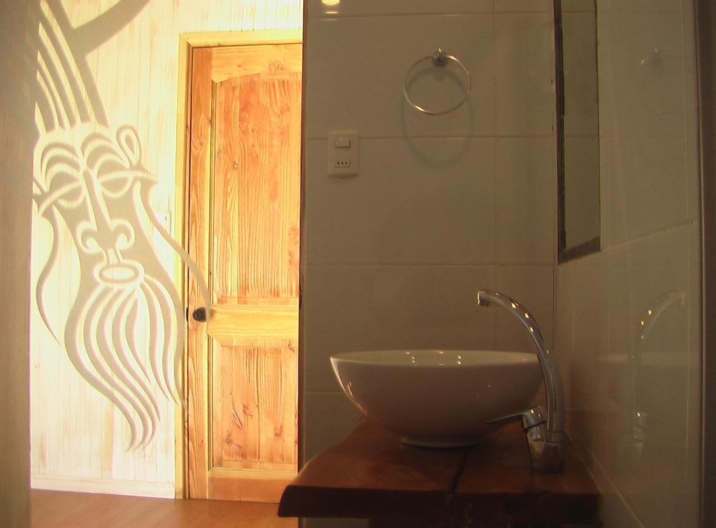 Mahia Hotel & Resto Hanga Roa Quarto foto